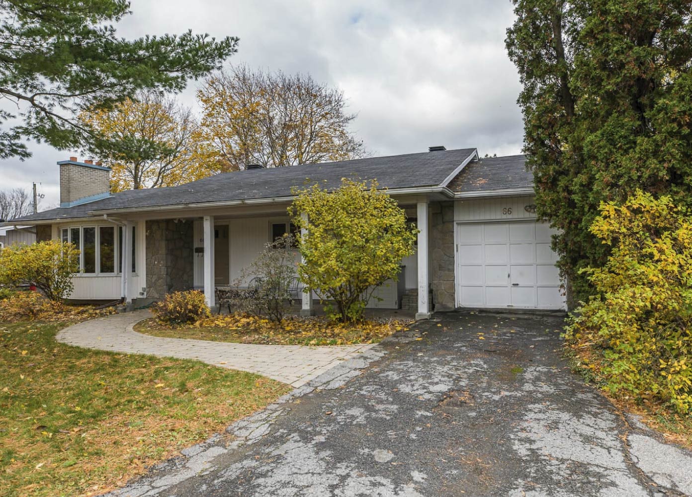 Bells Corners Christine Hauschild Team